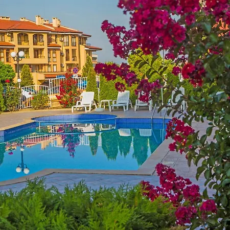 комплекс антъни Апартхотел Свети Влас