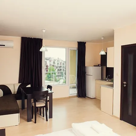 комплекс антъни Апартхотел 3*