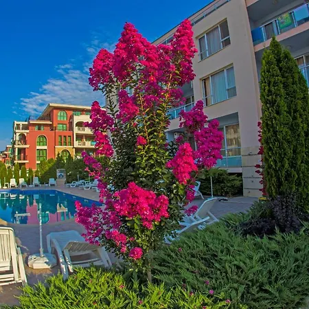 מלון דירות Anthony Complex 3*