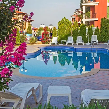 מלון דירות Anthony Complex 3*