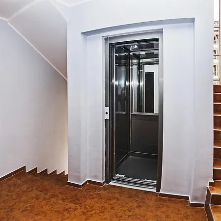 Anthony Complex מלון דירות