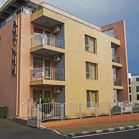 מלון דירות Anthony Complex 3*